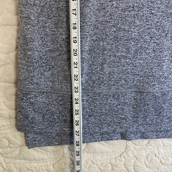 Old Navy Active Cowl Neck Sweatshirt with Pockets - Picture 5 of 8